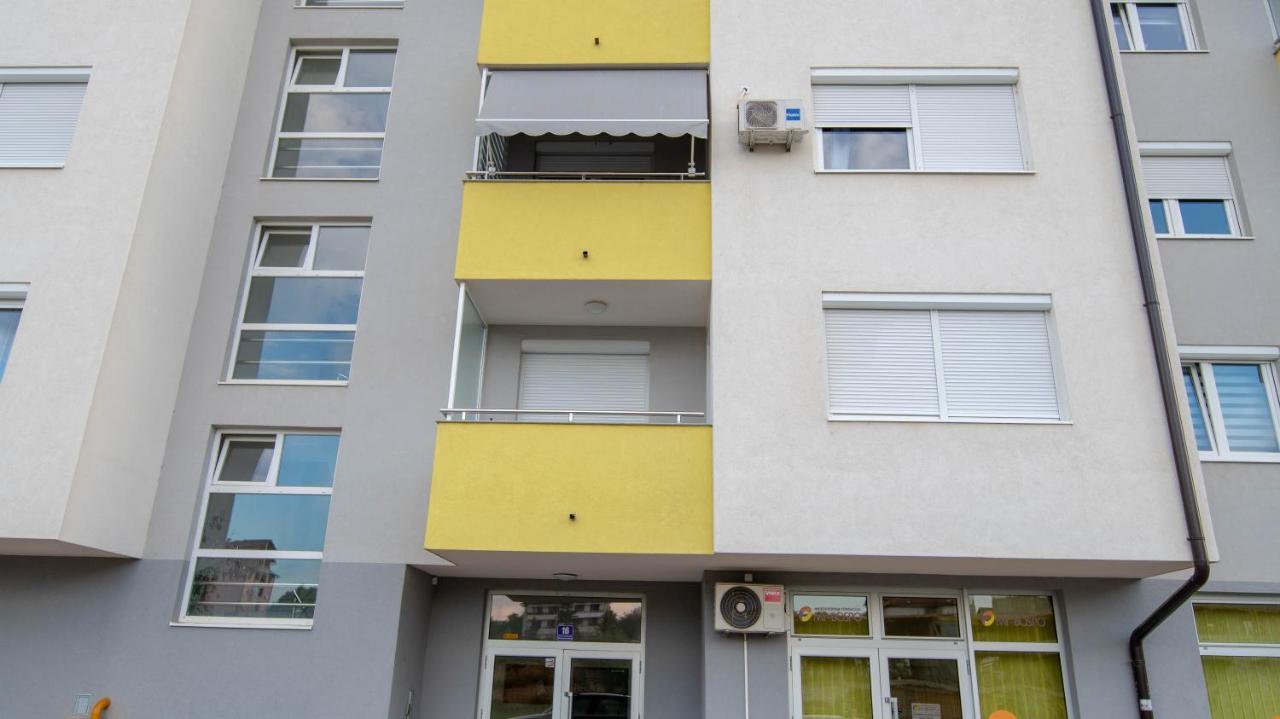 Athena Apartman Lukavica Eksteriør billede
